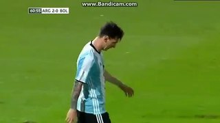 lionel messi amazing dribble vs Bolivia - argentina 2-0 bolivia