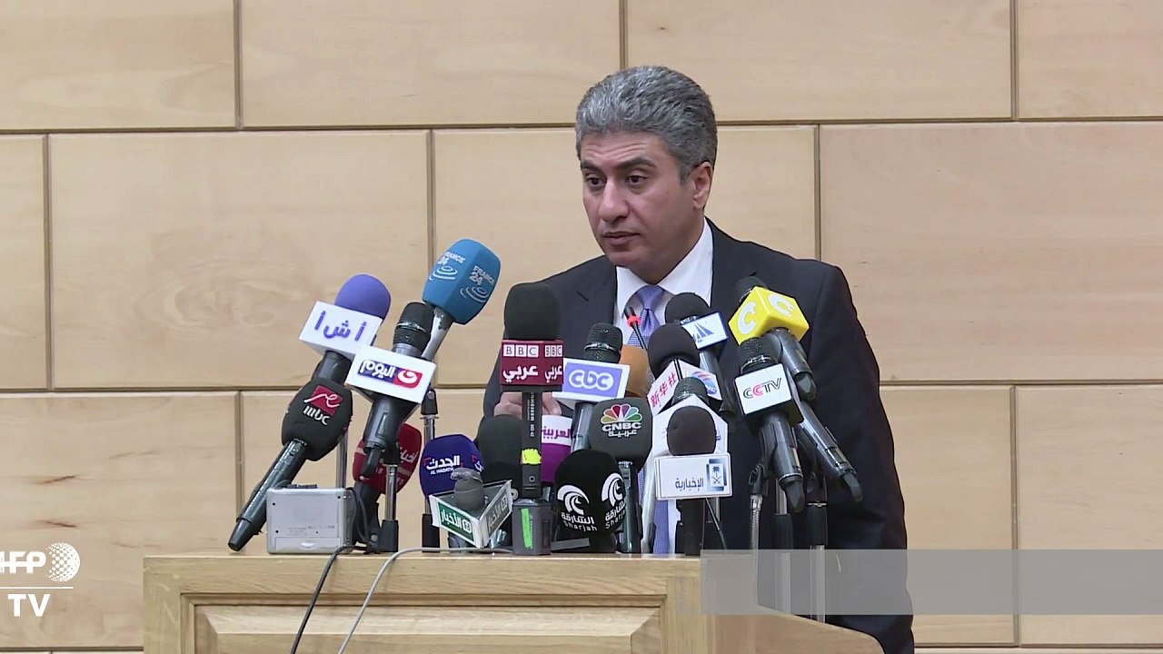 Hijacked plane passengers released in Cyprus after bomb threat