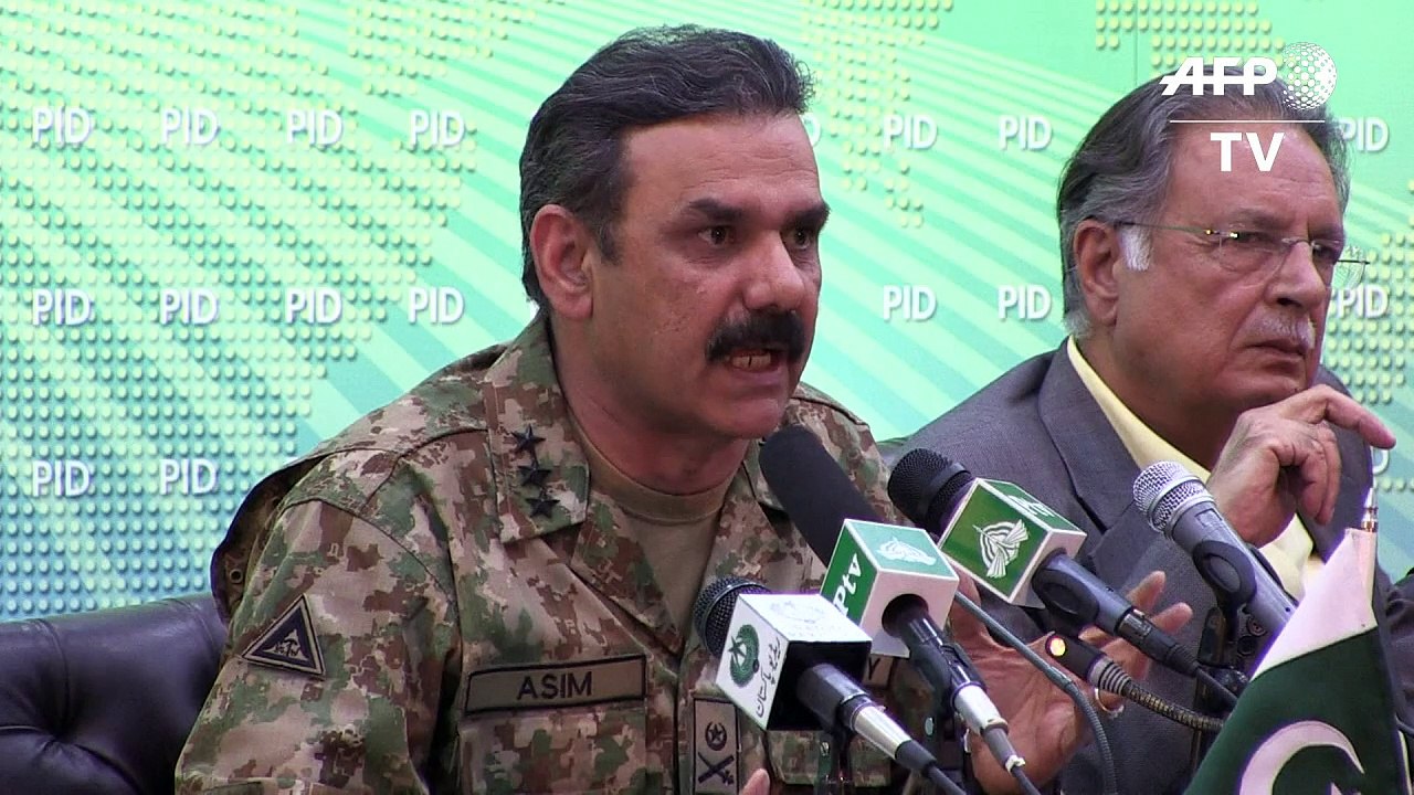Pakistan detains hundreds after deadly bomb attack