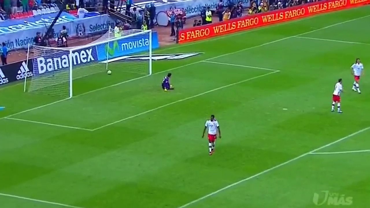 Golazo de Jesus Manuel Corona - Mexico vs Canada 2-0 (Eliminatorias Mundial 2016)