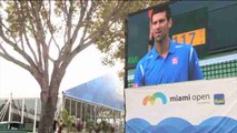 Djokovic sufre pero ya está en cuartos de final en Miami