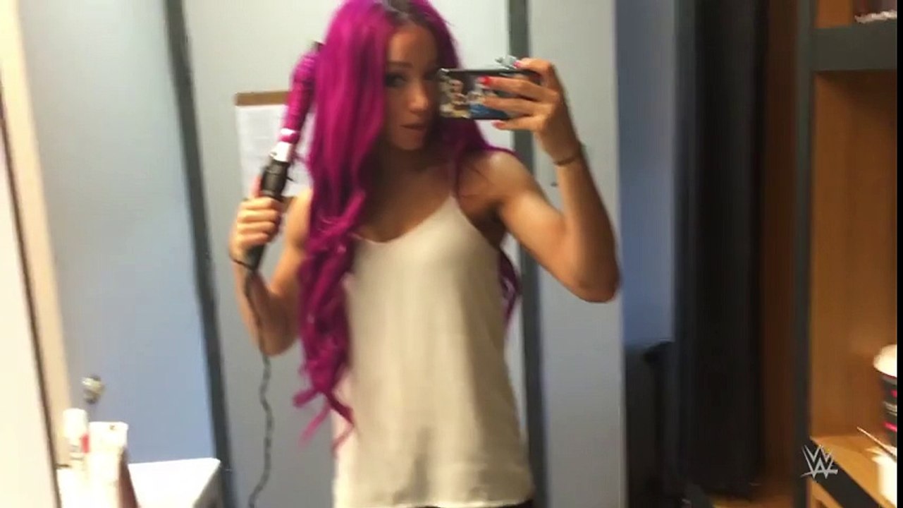 Sasha Banks packs for -The Road-- WrestleMania Diary, March 29, 2016