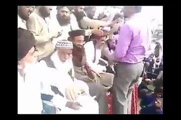 Prime Minister Nawaz Shareef Abused by Molana part 2
