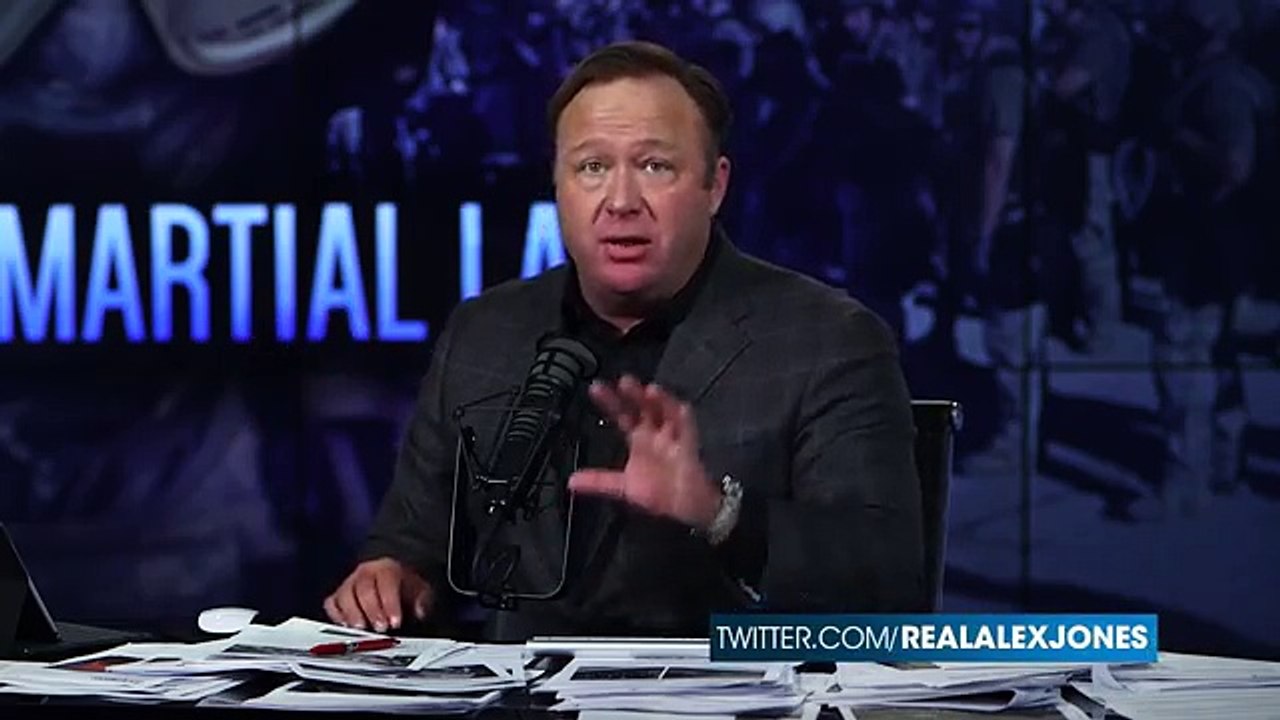 Infowars Nightly News - Breaking Authorization for Military Force - 01222016 7
