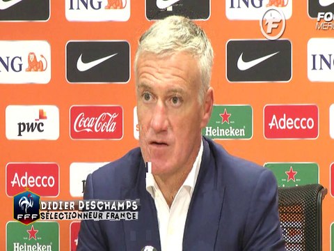 Equipe de France _ Deschamps et les Bleus félicitent Payet