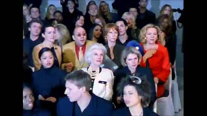 La chute de Carrie en plein défilé