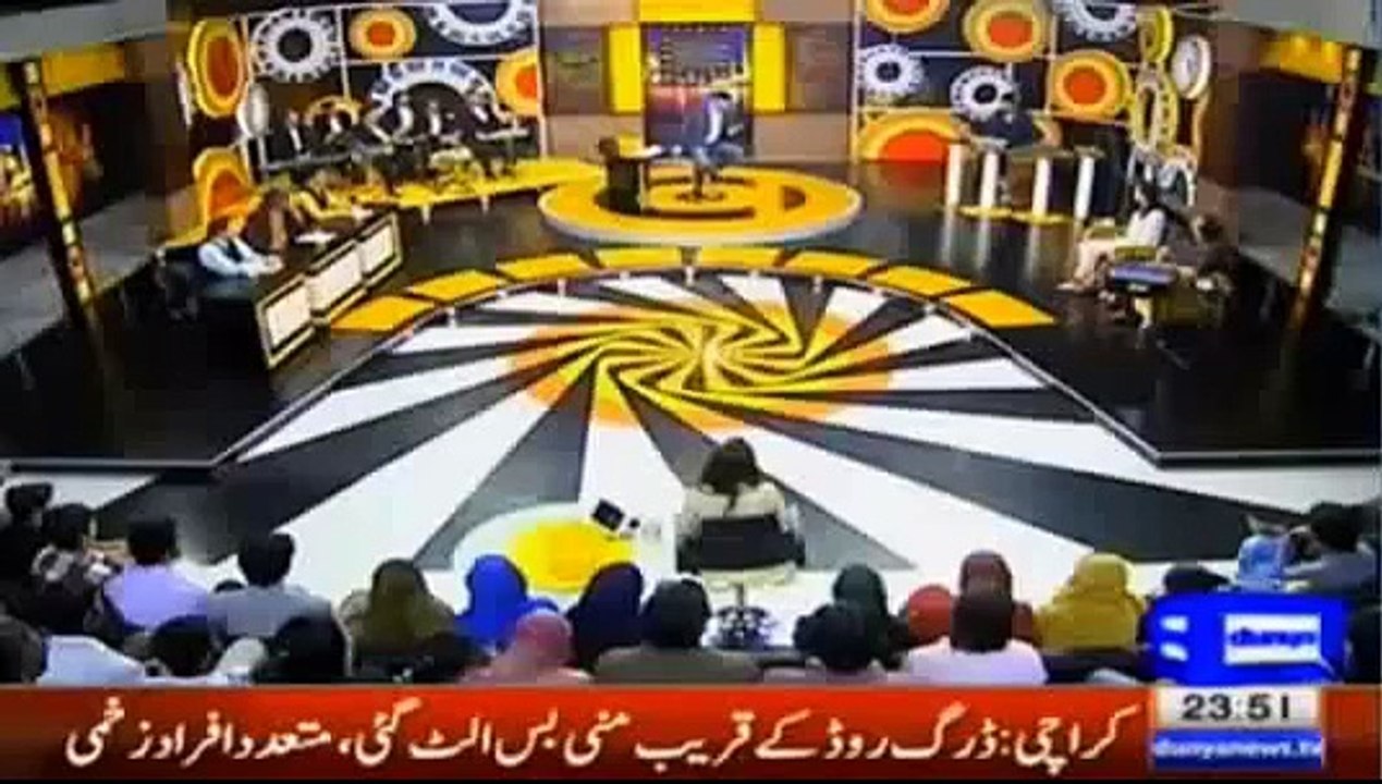 Watch Mira Sethi's Mimicry of Imran Khan
