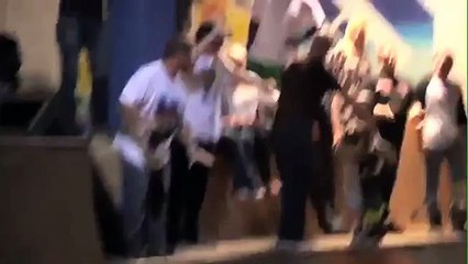 Quick Reflexes Save Little Kid At Skatepark