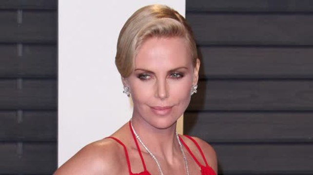 Charlize Theron habla del fin emocional de su relación con Sean Penn