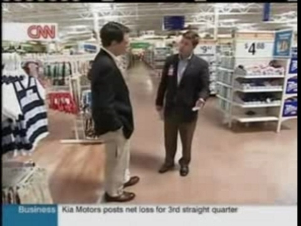 Wal-Mart goes green (CNN May 05 2007)