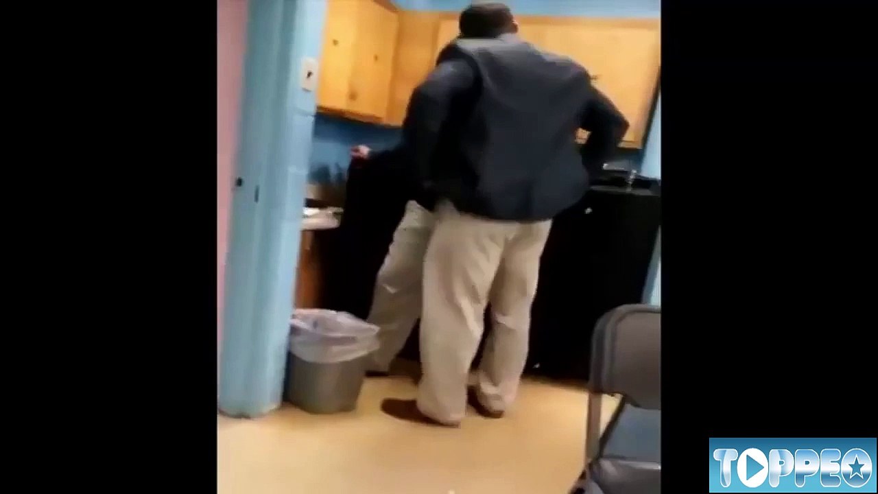 Une grosse bagarre entre un prof avec son élève