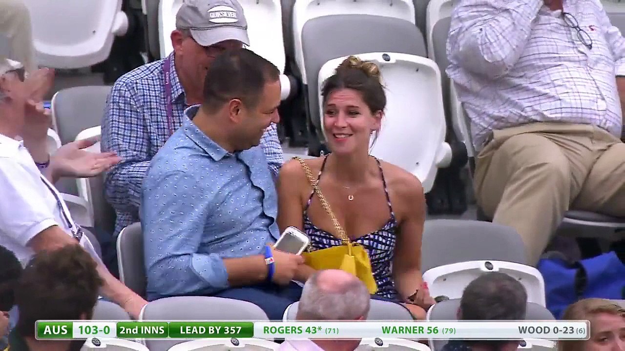 Cricket Players Laughing When Woman Forgot Where her Seat Was During Match