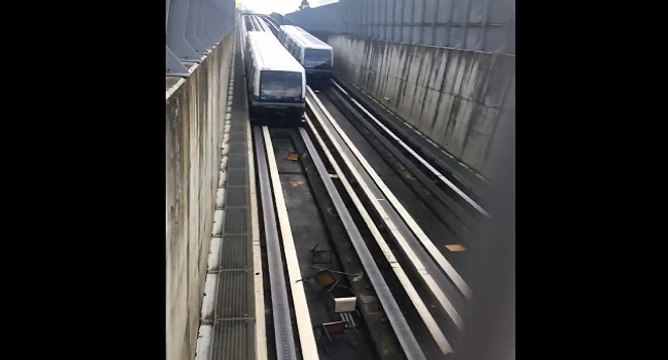 Des jeunes jettent des chaises sur le métro à Rennes