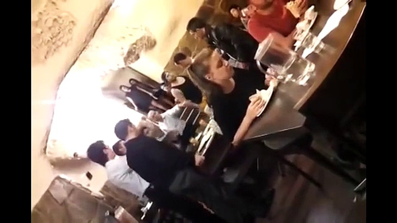 une bagarre générale éclate dans un grec