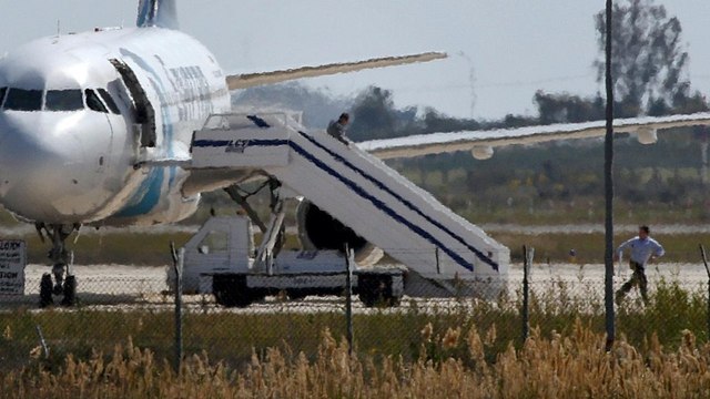 Authorities: EgyptAir hijacker 'unstable,' no injuries reported