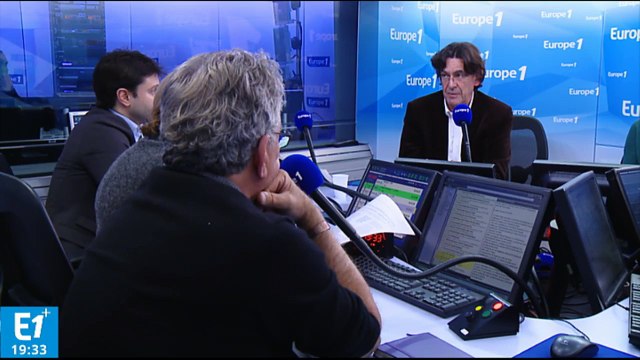 Luc Ferry : François Hollande, pas capable d'avoir une vision claire