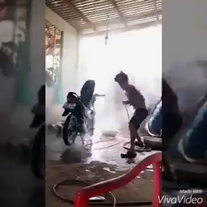 Rửa xe bá đạo nhất hành tinh