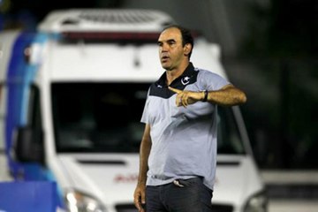 Ricardo Gomes comemora vitória e fala sobre planos para meia do Botafogo