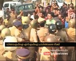 Calicut University Students Protest against Oommen Chandy