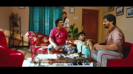 Hello Naan Pei Pesuren Official Trailer