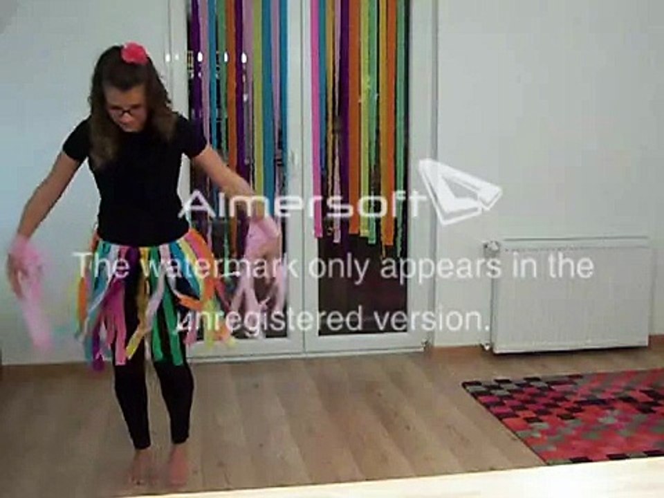 Morning Show - Shakira waka waka dance