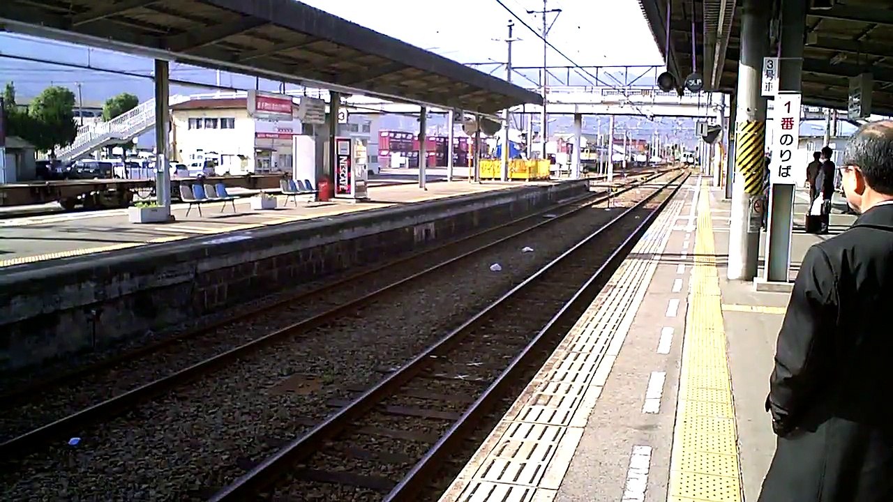 新居浜駅　アンパンマン列車　VADO　HD　２０１０年３月１７日