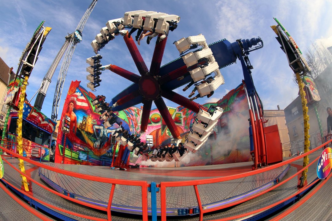 Le Move it et le Techno power, les attractions sensations de la fête foraine de Longwy