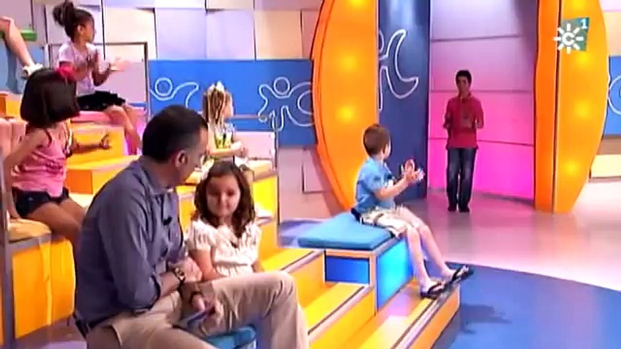 Abraham Mateo sorprende a una fan de 4 añitos!! Le dedica Mi princesa de David Bisbal