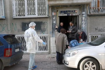 Banyoda bıçaklanarak öldürülmüş halde bulundu