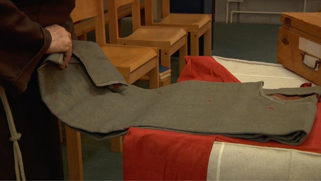 EXCLUSIF : Nous avons retrouvé le manteau de Saint François d’Assise