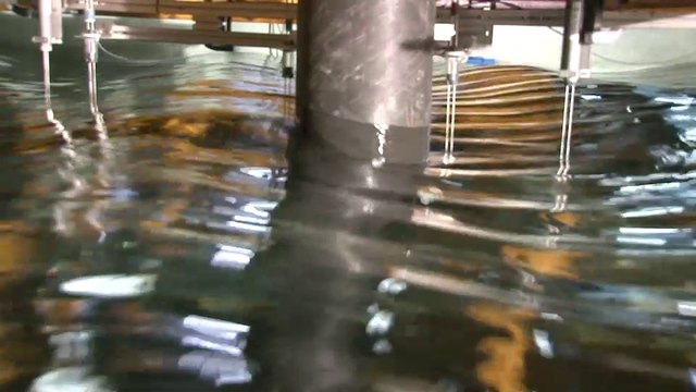 Diffraction de houle par un cylindre : essais à l'école centrale de Nantes