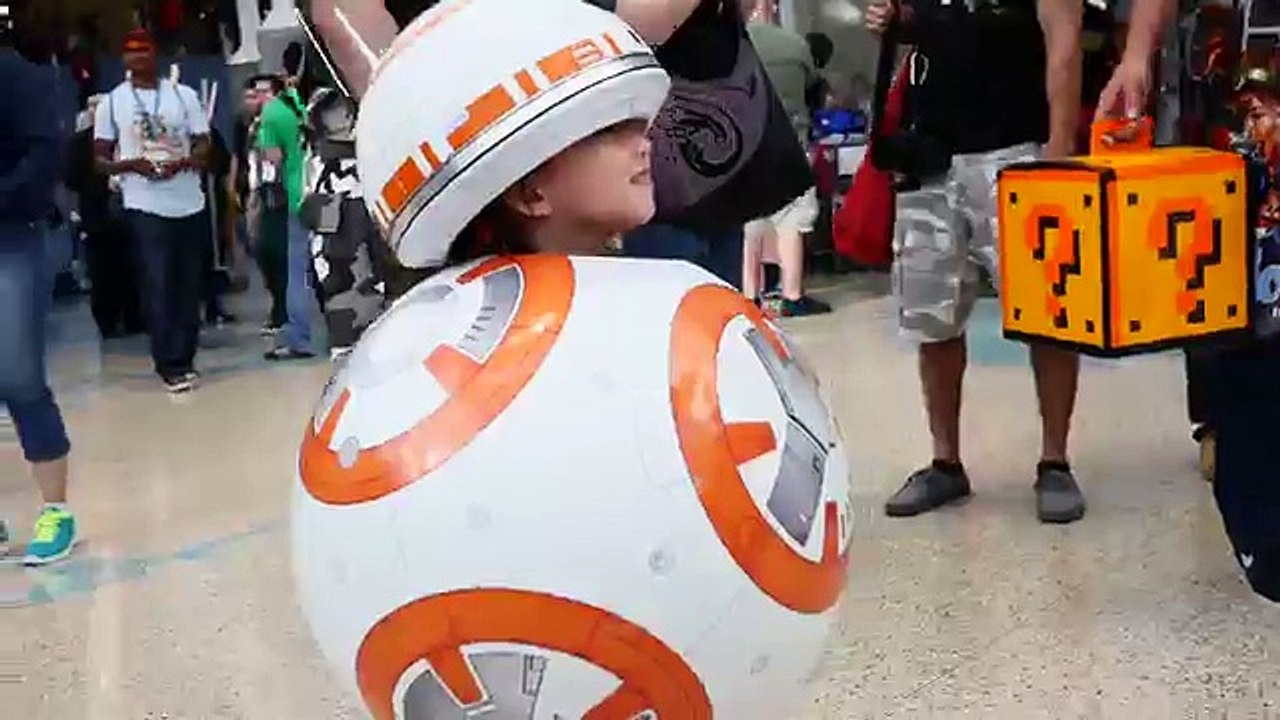 Cosplay BB-8 adorable
