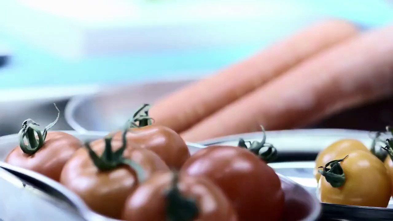 Ada Makanan di Dalam Jam