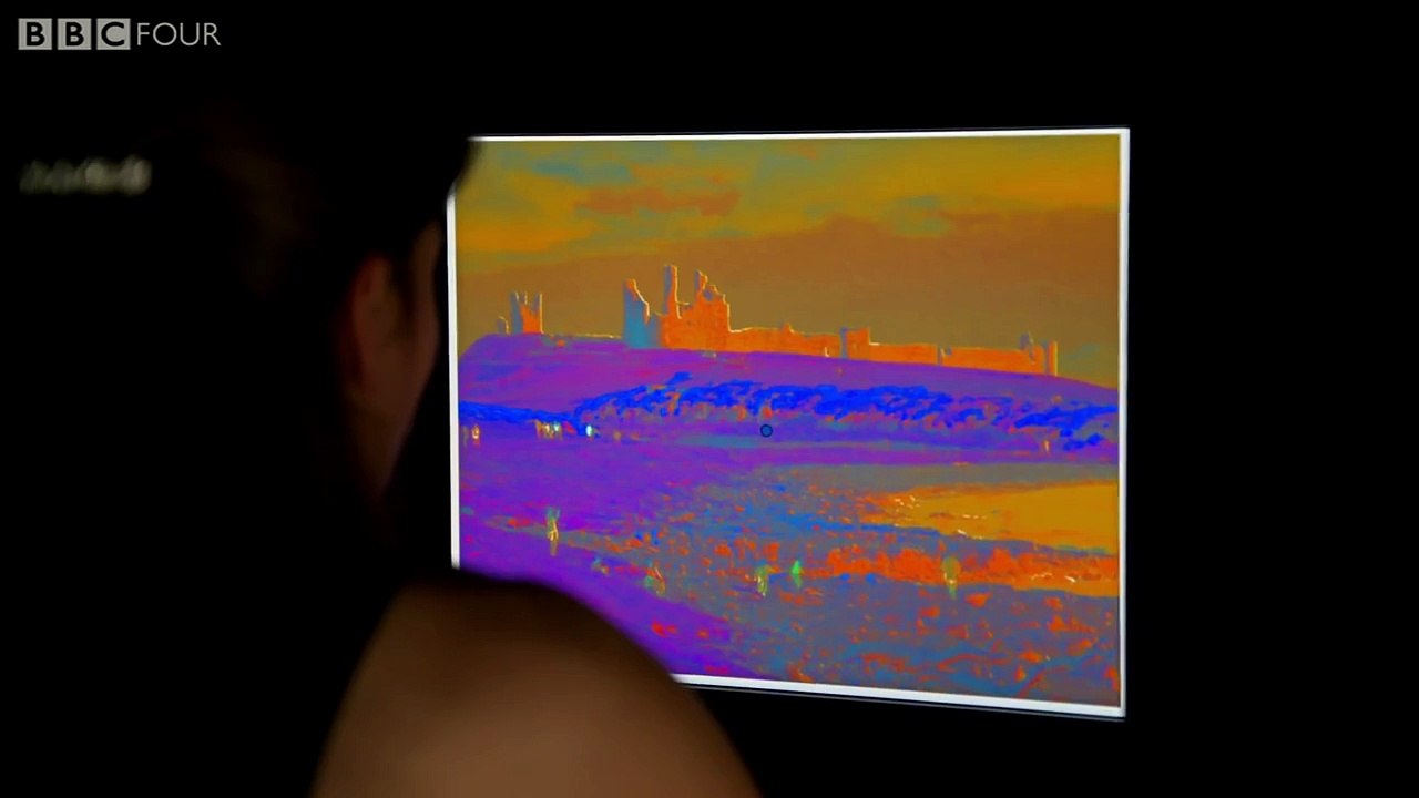 Trick your brain- black and white photo turns to colour! - Colour- The Spectrum of Science