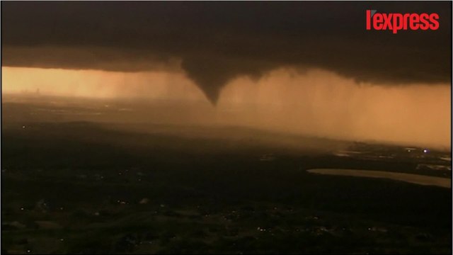 Une impressionnante tornade fait des dégâts aux États-Unis