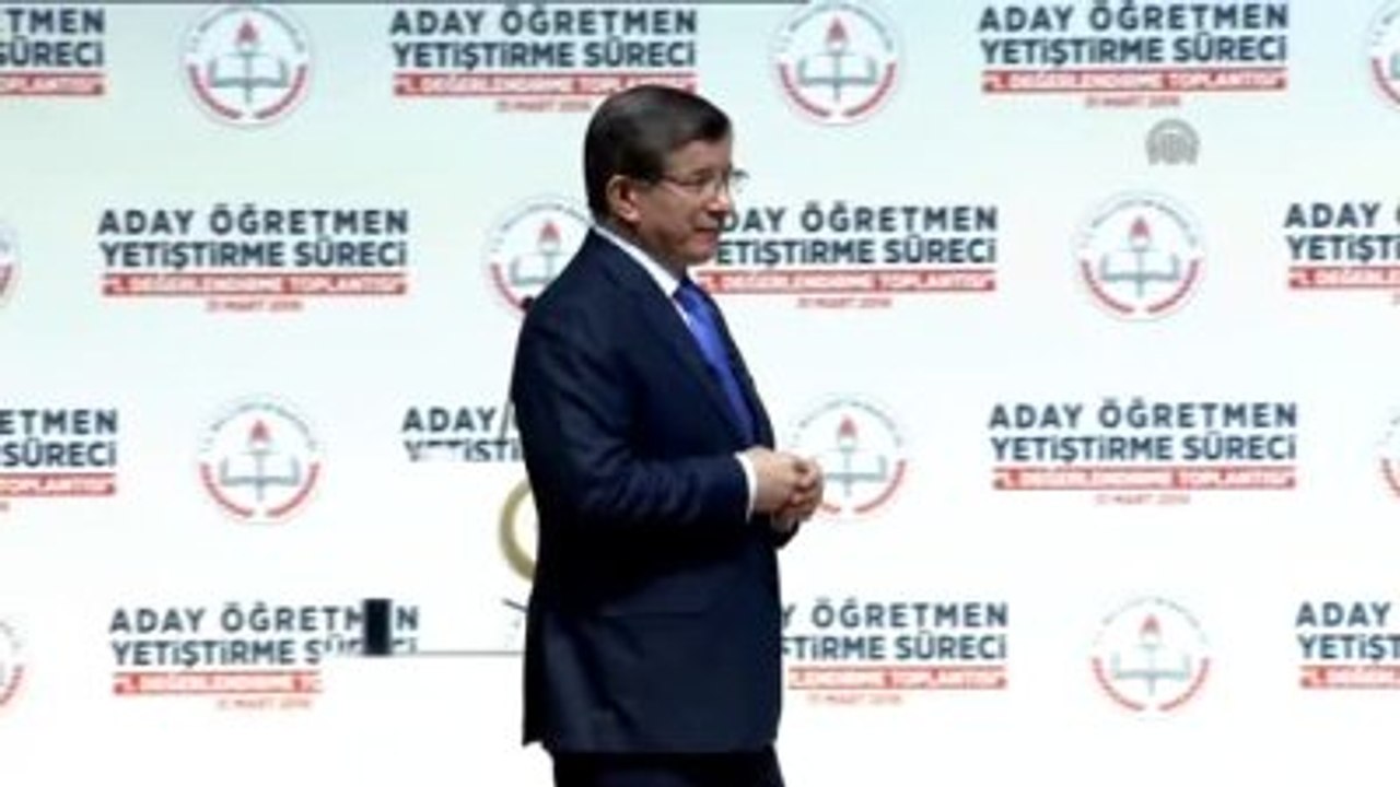 Davutoğlu: "Öyle Bir İlişki Kurun Ki Öğretmenlikte, Dersle Sınırlı Olmasın, Hayatı Kuşatsın"