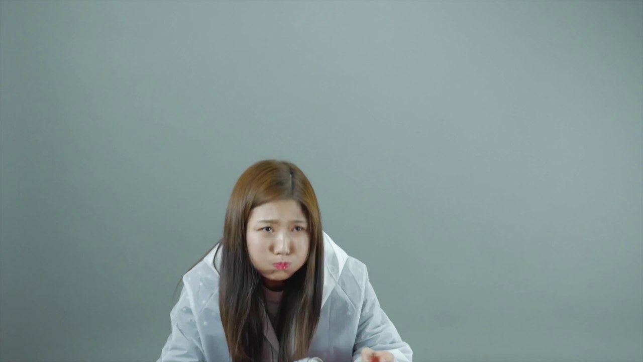 Les coréens sont pas doués pour boire une bière à la canette !