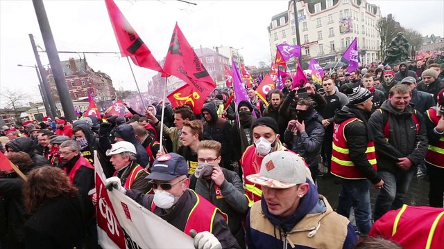 Manifestation contre la loi El Khomri à Valenciennes devant la gare