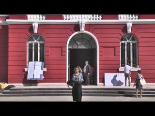 Report TV - Shtyhet afati për miratimin e bursave për nxënësit e studentët