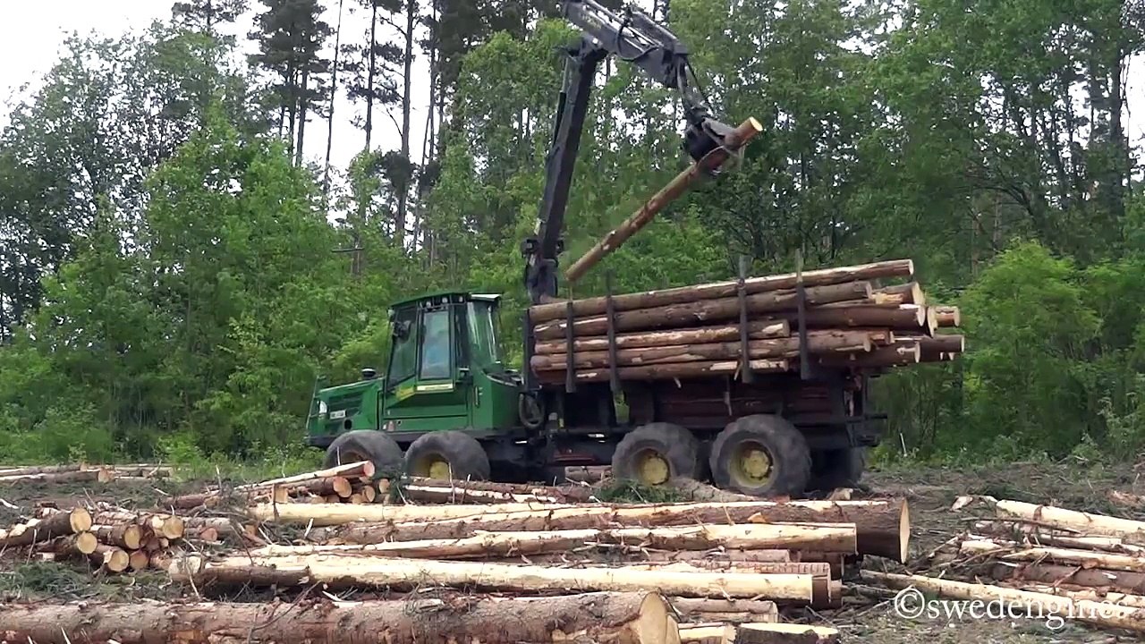 John Deere 1110D