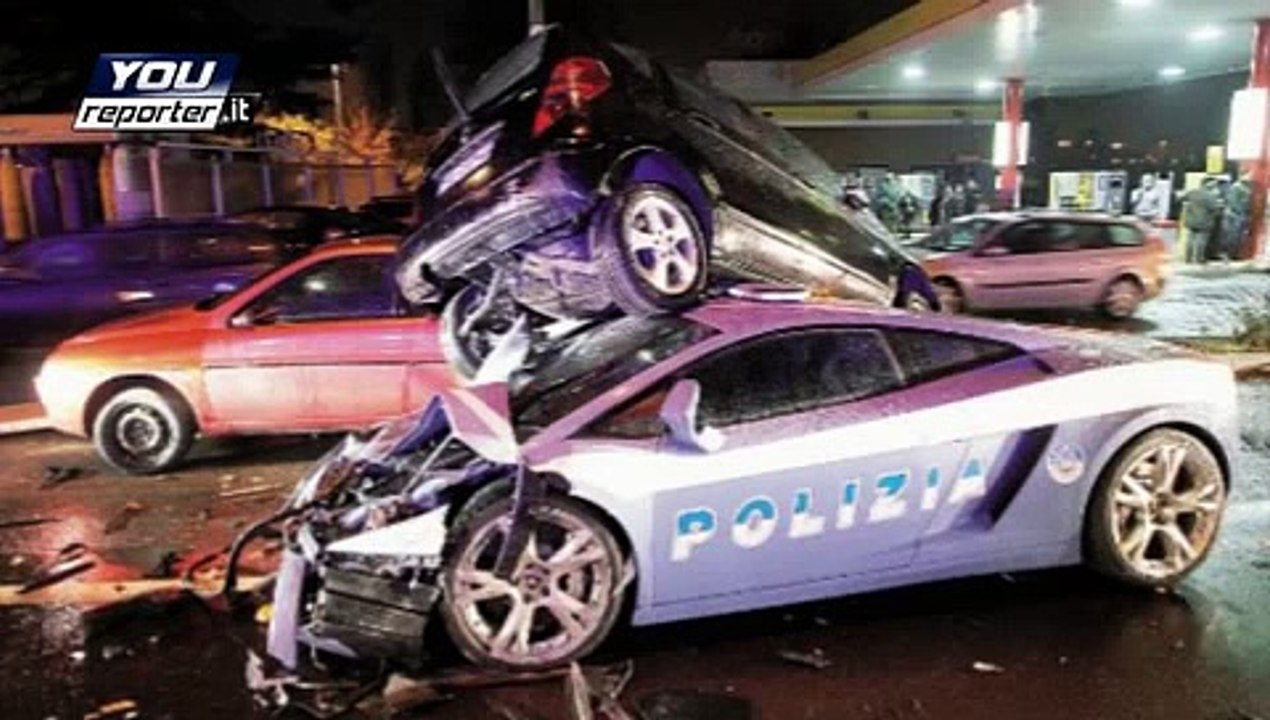 La Lamborghini della Polizia distrutta a Cremona