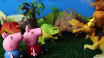 Peppa Pig George andando de dinossauro no parque - Família Peppa Portugues Brasil DisneyK
