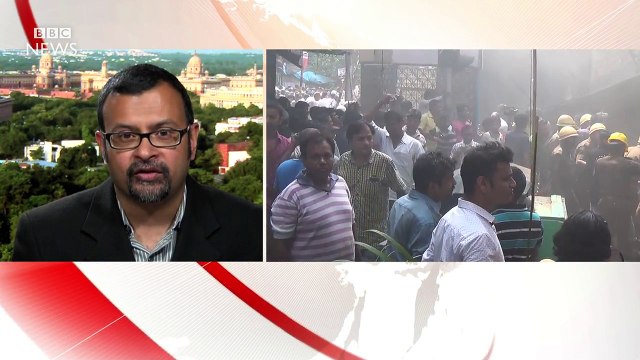 India: Kolkata flyover collapses killing at least 10 - BBC News