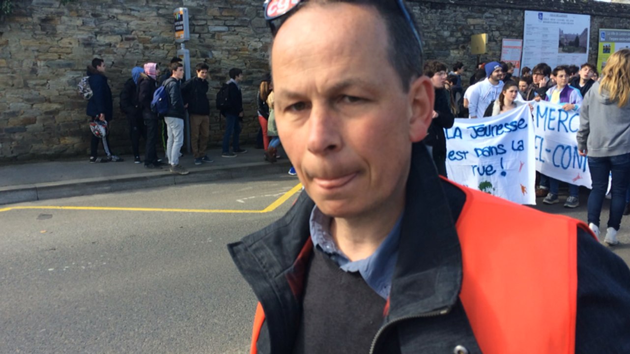 Les lycéens manifestent contre la loi travail à Lannion