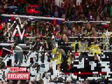W.W. ENTERTAINMENT Roman Reigns celebrates winning the WWE World Heavyweight Title with his family׃