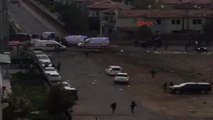 Diyarbakır'da Polis Servis Midibüsüne Bombalı Araçla Saldırı