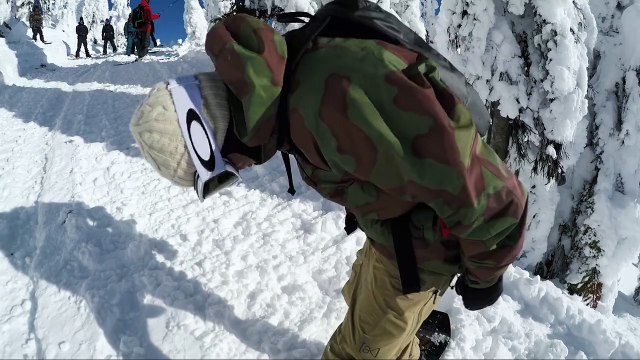 Travis Rice se gave de poudreuse en Colombie-Britannique