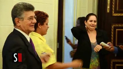 Hasta en los pasillos de la AN le piden fotos Ramos Allup