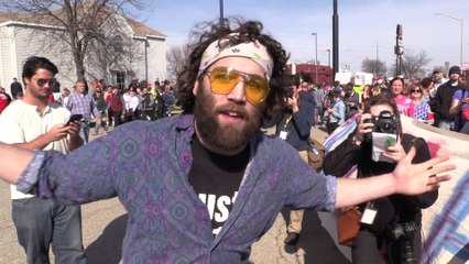 Crazy Scene At Trump Rally Is American Politics In A Nutshell Right Now