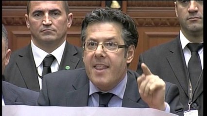 OPOZITA PERSERI ACARON SITUATEN NE KUVEND NUK MERR PJESE NE VOTIMIN E LIGJEVE LAJM